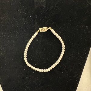 Pearl bracelet